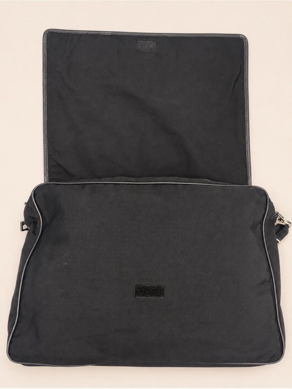 Vintage Gucci 019 0376 Black Nylon Leather Messenger Crossbody Bag - Picture 7 of 11